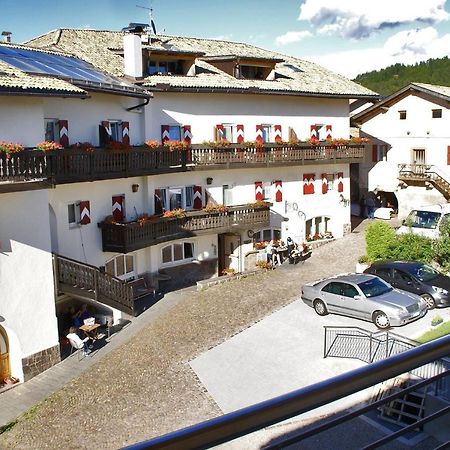 Hotel Zum Rossl Anterivo Esterno foto